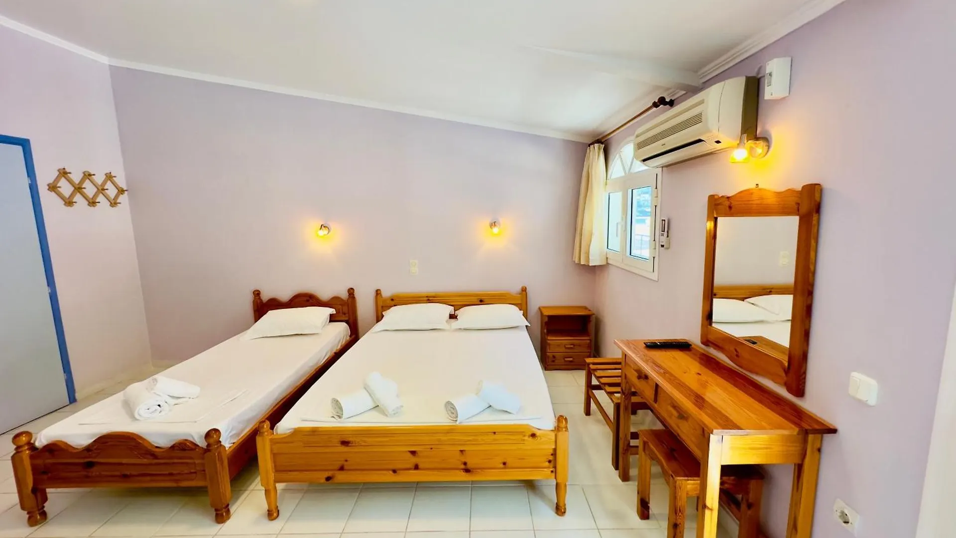 Anemos Studios & Apartments Poros  Aparthotel Poros (Kefalonia)