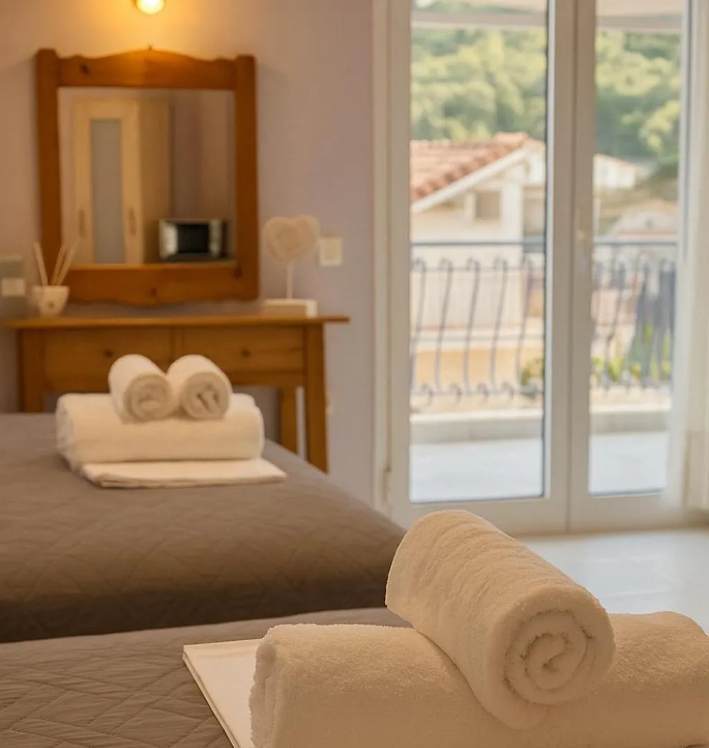 Anemos Studios & Apartments Poros  2*, Poros (Kefalonia)