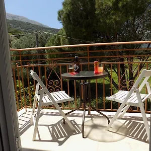 2* Ξενοδοχείο με διαμερίσματα Afrodite Spacious Apartments!