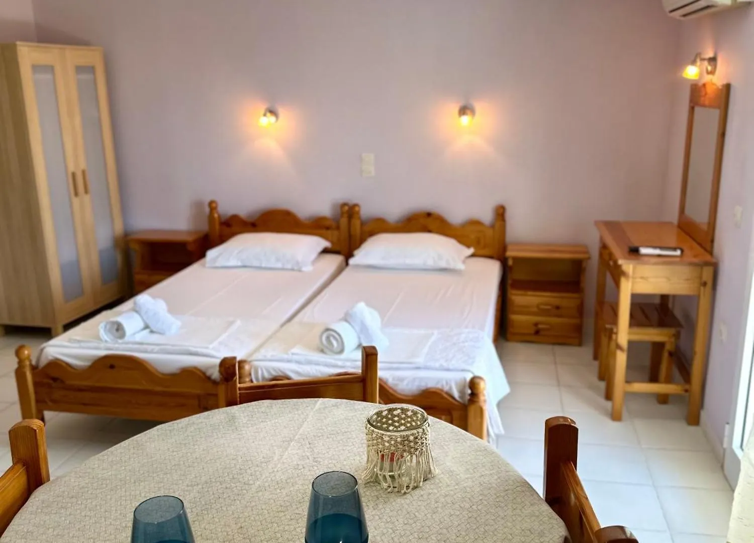 Anemos Studios & Apartments Poros  2*, Poros (Kefalonia) Greece