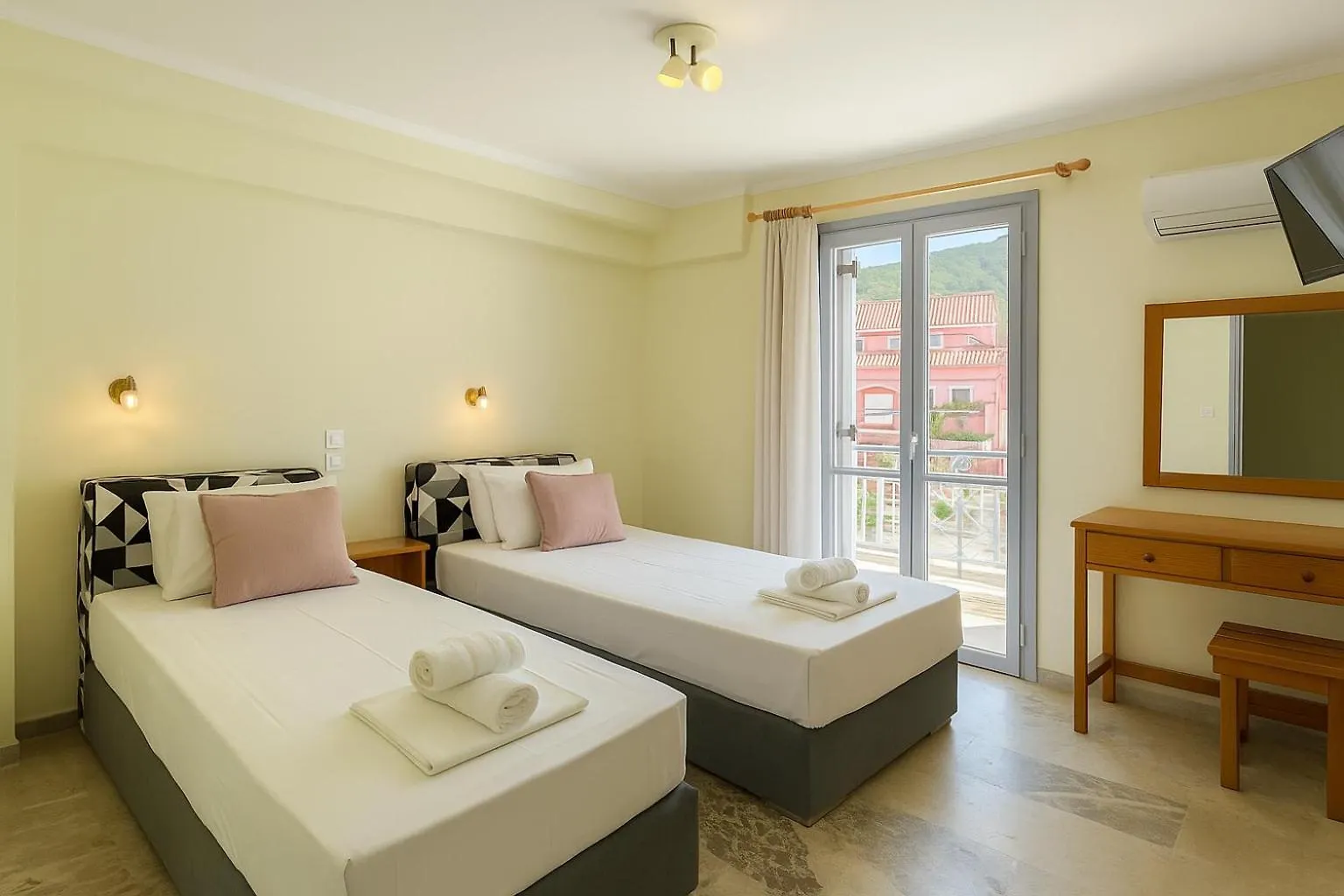 شقة فندقية بوروس Anemos Studios & Apartments